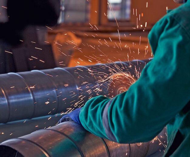 Garduri metalice pentru clădiri comerciale