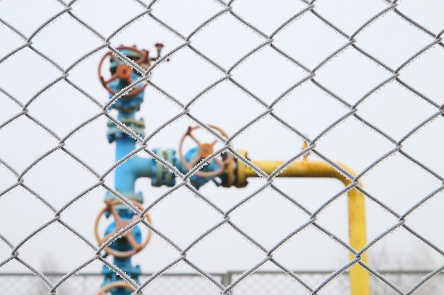 Cum se asigură securitatea cu un gard metalic