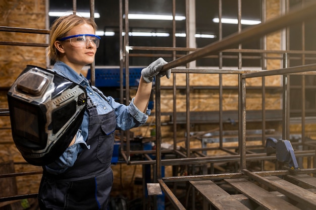 Cum se realizează glafurile metalice pentru ferestre