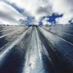 Rezistența țiglei metalice la condiții meteorologice extreme
