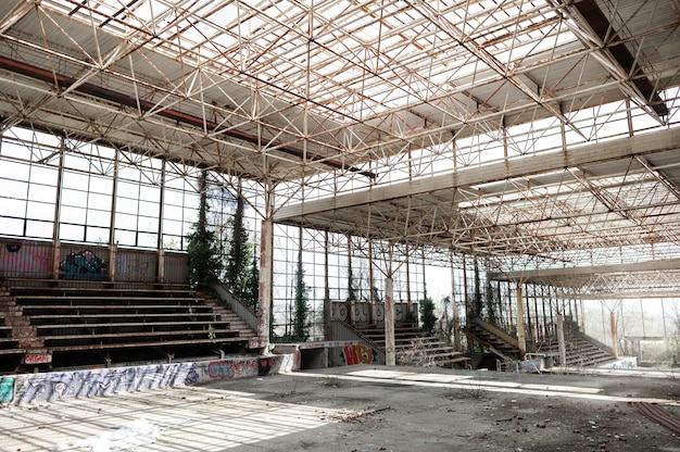 Avantajele țiglei metalice pentru clădiri industriale